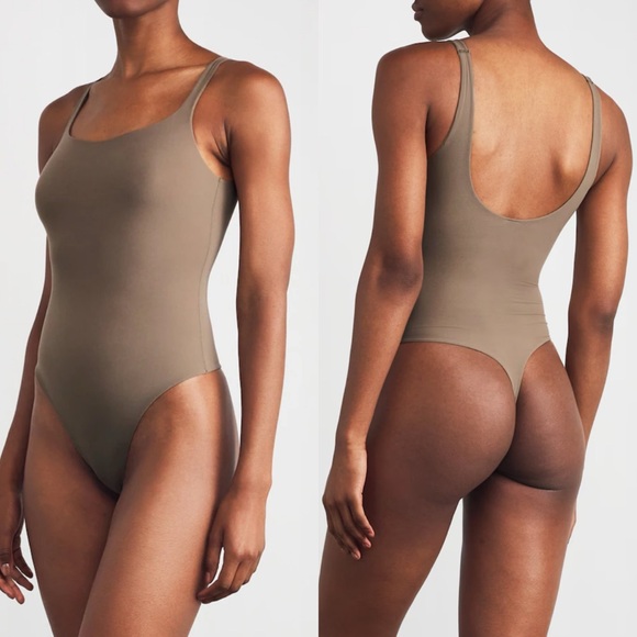SKIMS Fits Everybody Crew Neck Sleeveless Bodysuit - Picture 1 of 5